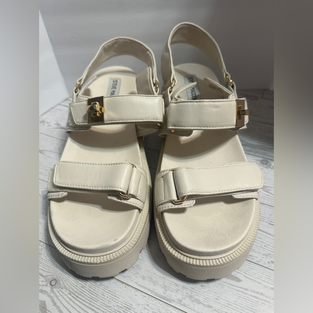 Steve Madden Supermona Bone Leather Sandals for Women in Size 9.5